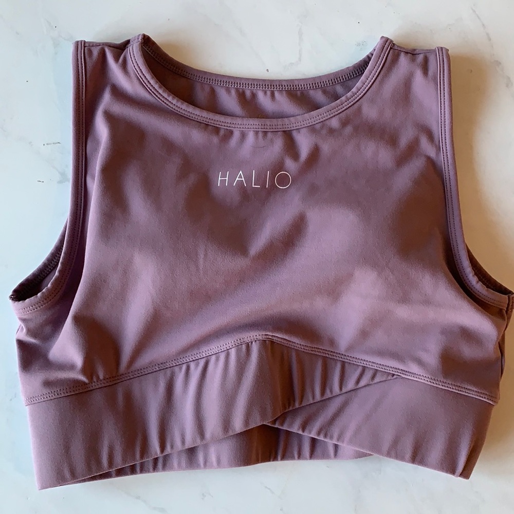 Lavender workout top with built in sport’s bra size M